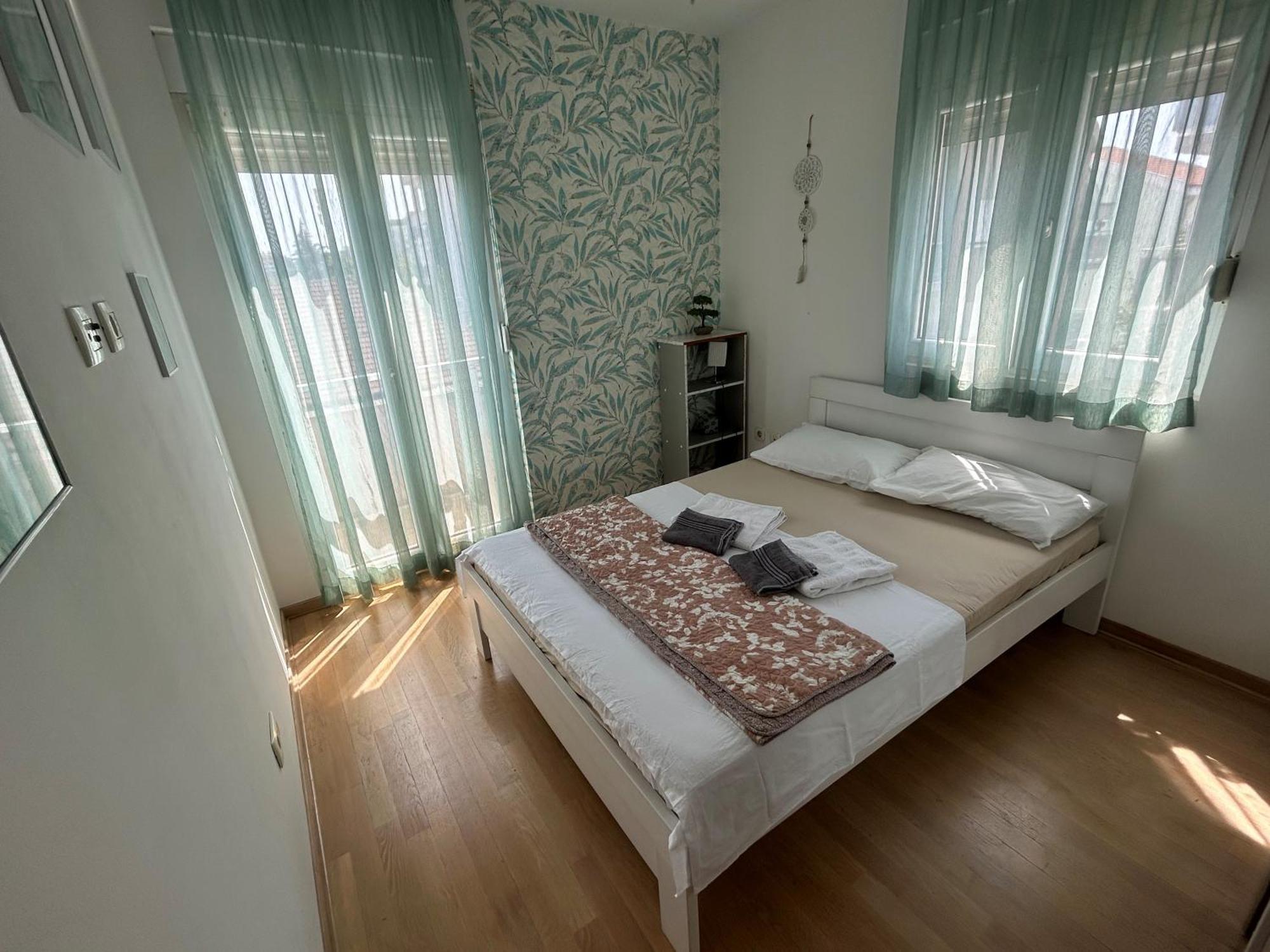 Ana'S 2 Bedrooms Lovely Flat ポドゴリツァ エクステリア 写真
