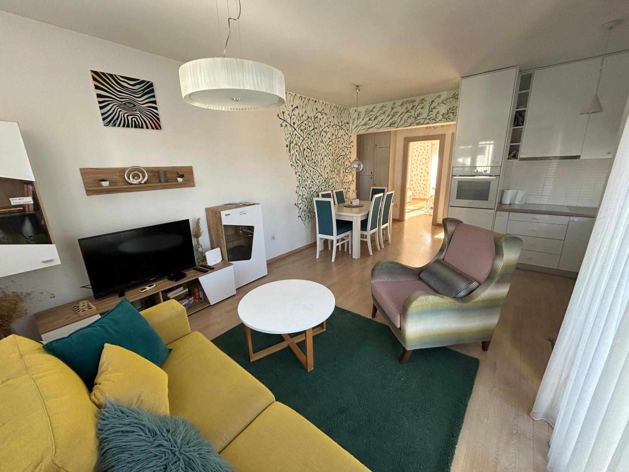 Ana'S 2 Bedrooms Lovely Flat ポドゴリツァ エクステリア 写真